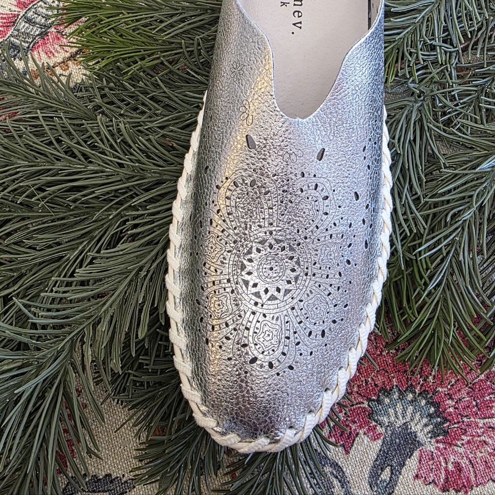 bernie mev. Women's TW 09 Slip-on in Silver